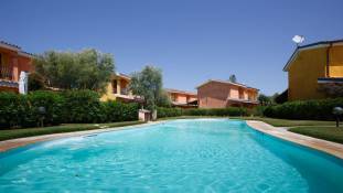 VILLA MAMA, private compound swimming pool