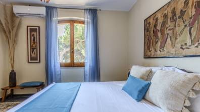 Villa Etnic Eloise  a walk from Porto Pino beach