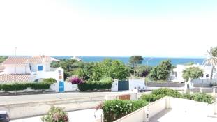 Basic Seafront Apt-Short Walk to Sottotorre Beach
